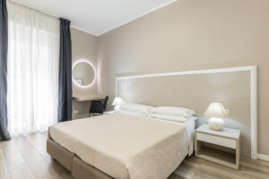 Kapitalre Piazza VIII Agosto 6-08